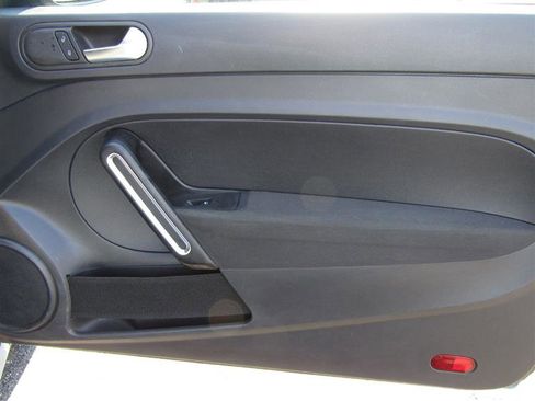 Used 2018 Volkswagen Beetle 2.0T S image 24