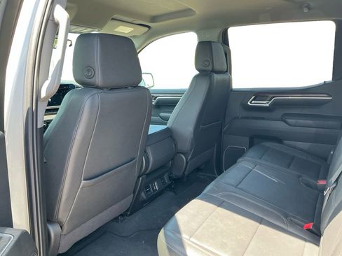 Used 2025 GMC Sierra 1500 SLT AWD/4WD image 22