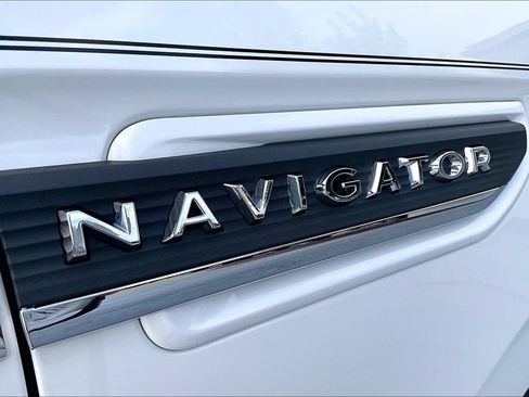 Used 2024 Lincoln Navigator Reserve AWD/4WD image 24