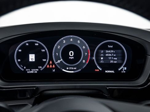 Certified 2026 Porsche Cayenne AWD/4WD image 23