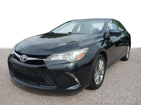 Used 2015 Toyota Camry SE FWD image 1