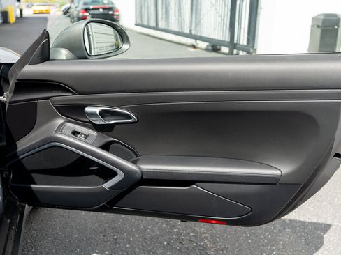 Used 2017 Porsche 911 Carrera S RWD image 29