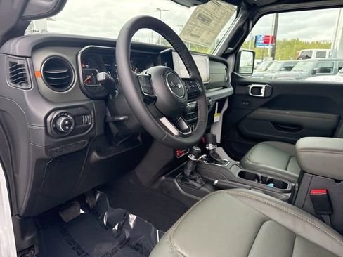 New 2026 Jeep Gladiator Mojave AWD/4WD image 19
