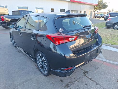 Used 2018 Toyota Corolla iM image 4