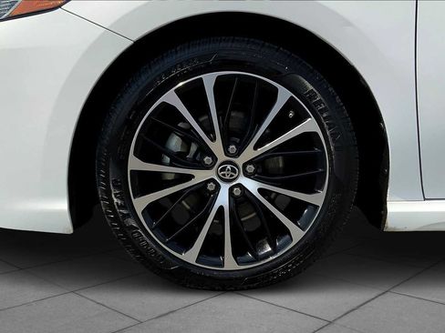 Used 2018 Toyota Camry SE FWD image 9