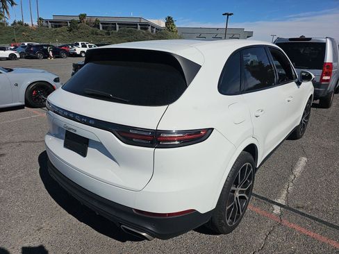 Used 2023 Porsche Cayenne Premium Package w/ Premium Package image 7