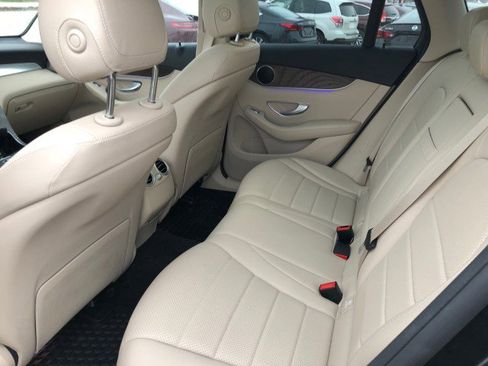 Used 2020 Mercedes-Benz GLC 300 4MATIC image 12