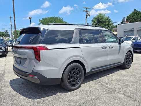 New 2026 Kia Carnival SX w/ SX Dark Edition Package image 8