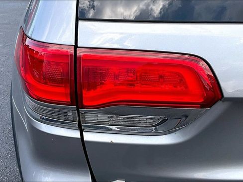 Used 2014 Jeep Grand Cherokee Limited w/ Luxury Group II AWD/4WD image 23