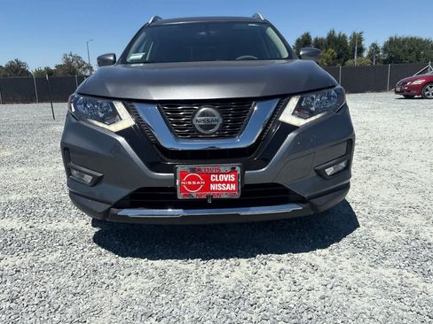 Used 2018 Nissan Rogue SV w/ Premium Package AWD/4WD image 11