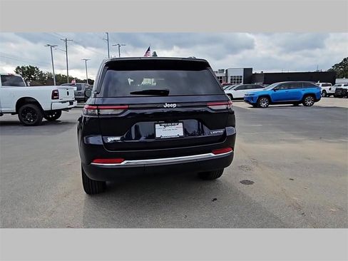 Certified 2024 Jeep Grand Cherokee Limited image 33