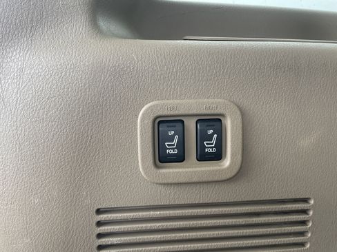 Used 2010 Ford Explorer Eddie Bauer image 24