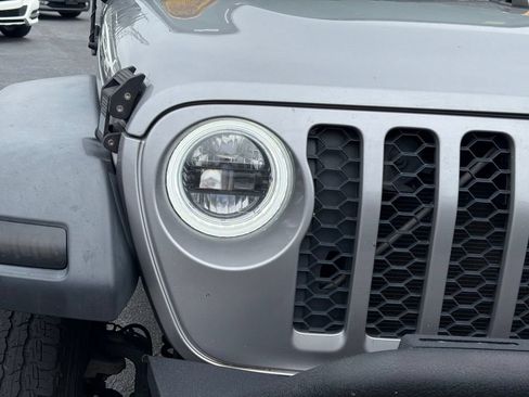 Used 2020 Jeep Gladiator Sport w/ Quick Order Package 24S AWD/4WD image 17