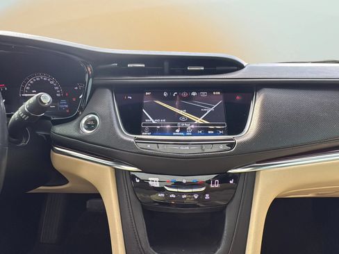 Used 2017 Cadillac XT5 Luxury w/ Driver Awareness Package FWD image 14