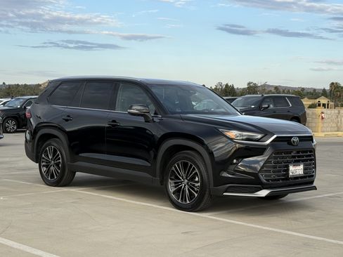 Used 2026 Toyota Grand Highlander AWD Hybrid image 2