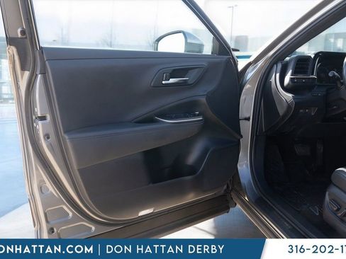 Used 2023 Toyota Crown XLE image 16