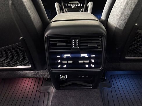 Certified 2024 Porsche Cayenne AWD/4WD image 25