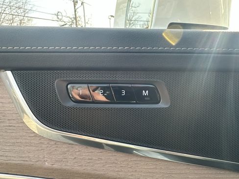 Used 2025 Volvo XC90 B6 Plus image 7