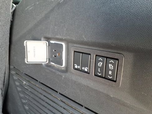 Used 2024 Chevrolet Tahoe Premier RWD image 26