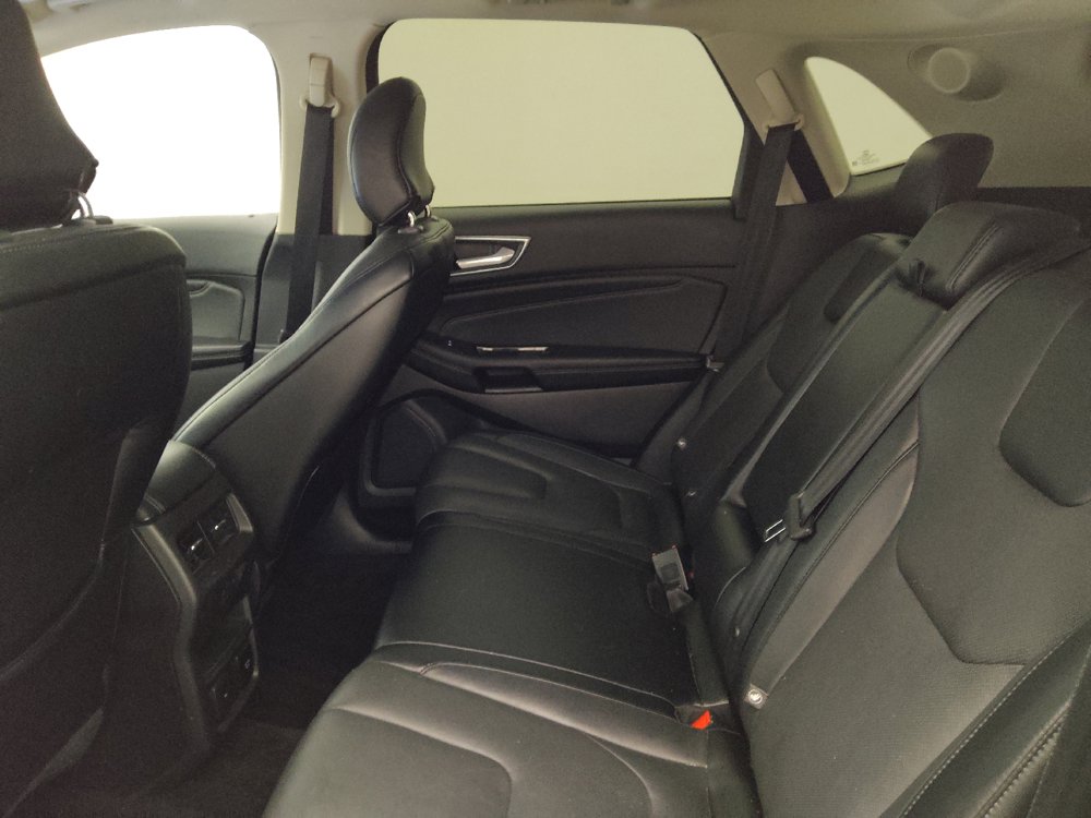Used 2017 Ford Edge Titanium w/ Equipment Group 301A AWD/4WD image 18