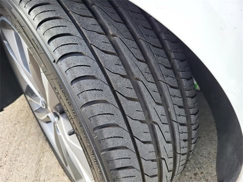 Used 2024 Chevrolet Malibu LT image 28