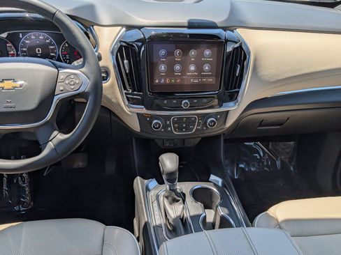 Used 2023 Chevrolet Traverse Premier AWD/4WD image 22