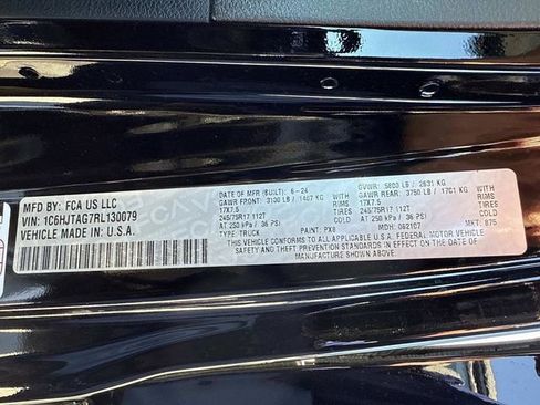 Used 2024 Jeep Gladiator Sport image 33