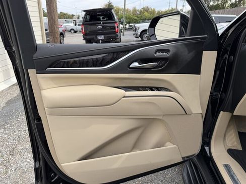 Used 2021 Cadillac Escalade Premium Luxury image 14