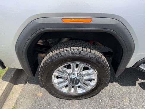Used 2020 GMC Sierra 2500 Denali w/ Denali Ultimate Package AWD/4WD image 8