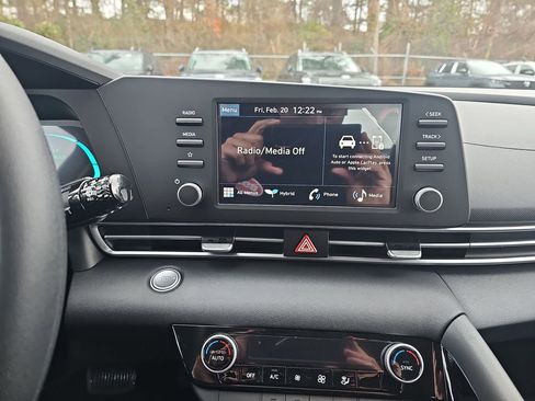 New 2026 Hyundai Elantra Hybrid FWD image 20