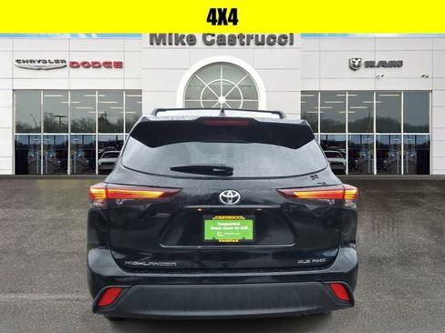 Used 2024 Toyota Highlander XLE image 5