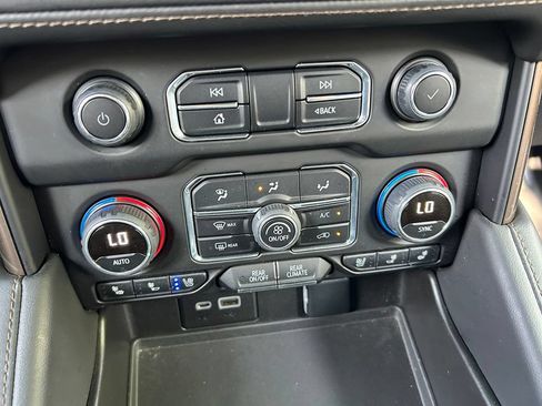 Used 2022 Chevrolet Tahoe High Country AWD/4WD image 36