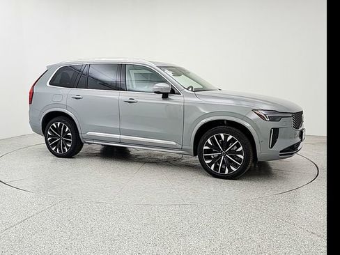 New 2026 Volvo XC90 B6 Plus w/ Protection Package image 3