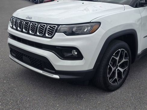 Used 2025 Jeep Compass Limited AWD/4WD image 10