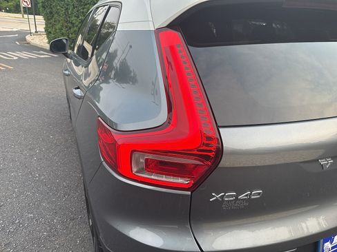 Used 2019 Volvo XC40 T5 Momentum AWD/4WD image 24