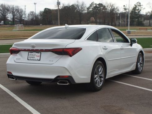 Used 2019 Toyota Avalon XLE image 19