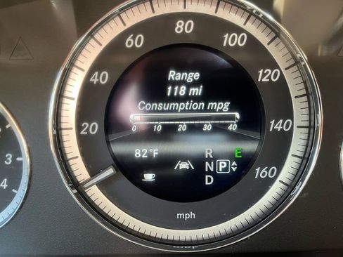 Used 2013 Mercedes-Benz E 350 4MATIC Sedan image 14