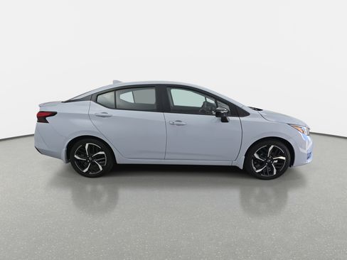 New 2025 Nissan Versa SR w/ Trunk Package image 4