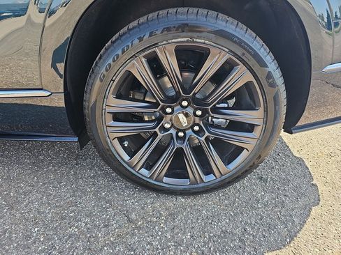 New 2026 Cadillac Vistiq Platinum w/ LPO, Floor Liner Package image 39