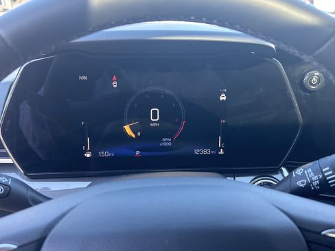 Used 2024 Chevrolet Trax ACTIV w/ Sunroof Package image 25