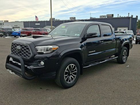 Used 2021 Toyota Tacoma TRD Sport image 3