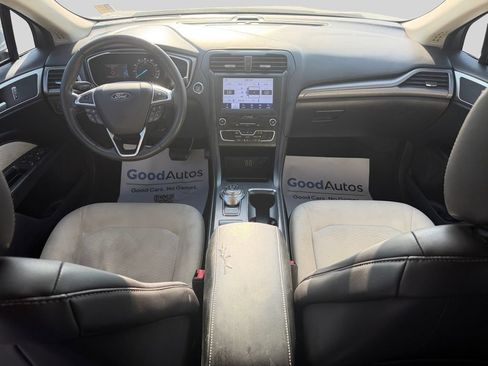Used 2020 Ford Fusion SE w/ Equipment Group 151A FWD image 17