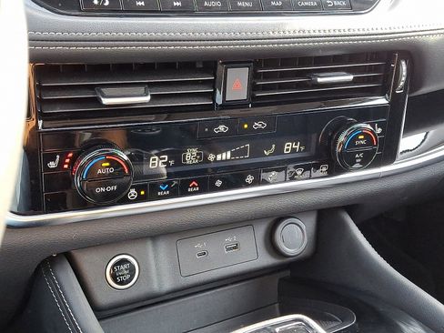 Certified 2023 Nissan Rogue SL w/ SL Premium Package image 19