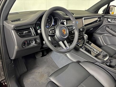 New 2026 Porsche Macan image 4