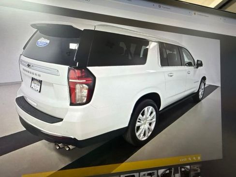 Used 2024 Chevrolet Suburban High Country w/ Premium Package 2 AWD/4WD image 6