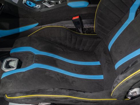 Used 2023 Lamborghini Huracan STO image 33