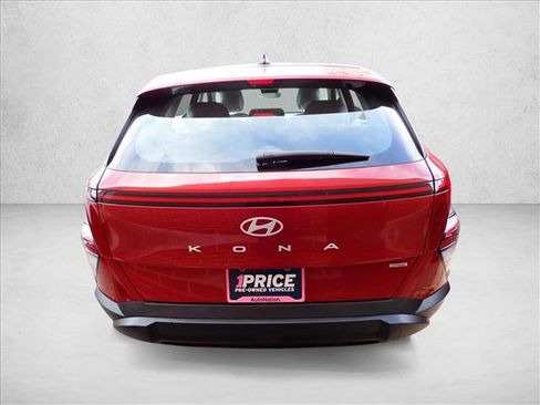 Used 2024 Hyundai Kona SE image 8