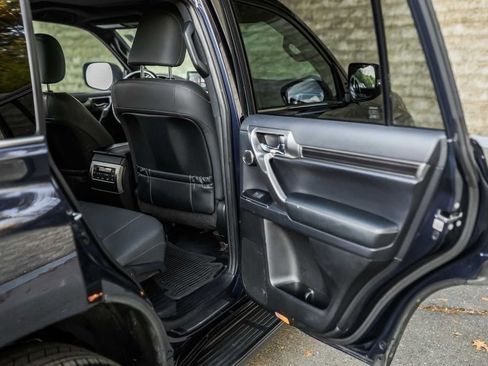 Used 2022 Lexus GX 460 Premium image 16