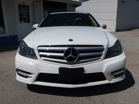 Used 2013 Mercedes-Benz C 250 Sedan image 9