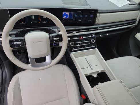 Used 2025 Hyundai Santa Fe SE image 8